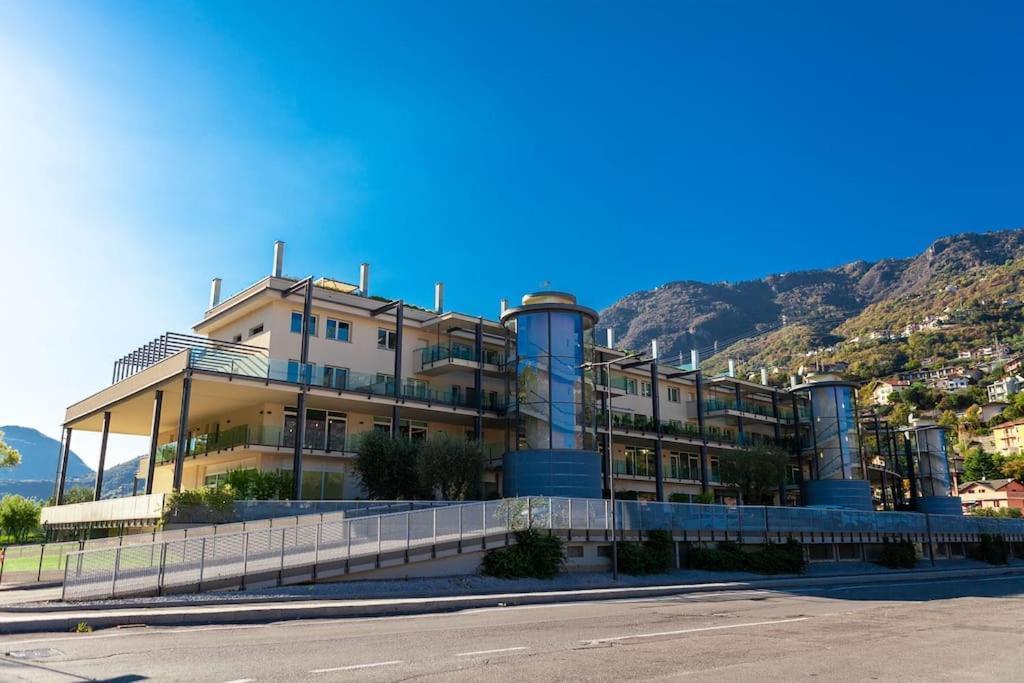 Appartamento Bersaglio Costa Volpino Eksteriør billede